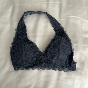 Lace bra with removable pads